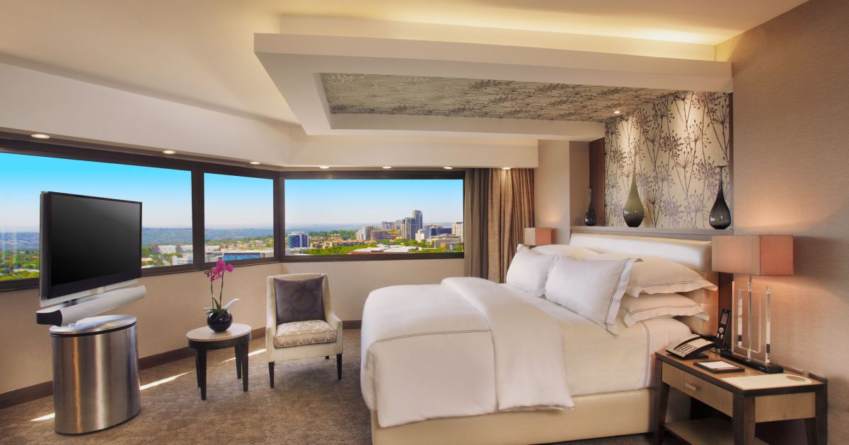 Sandton Sun Hotel room