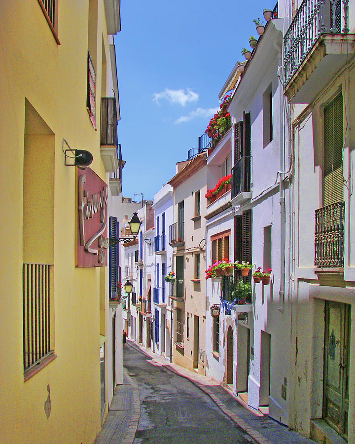 The Streets of Sitges -Town Tour The Streets of Sitges -Town Tour