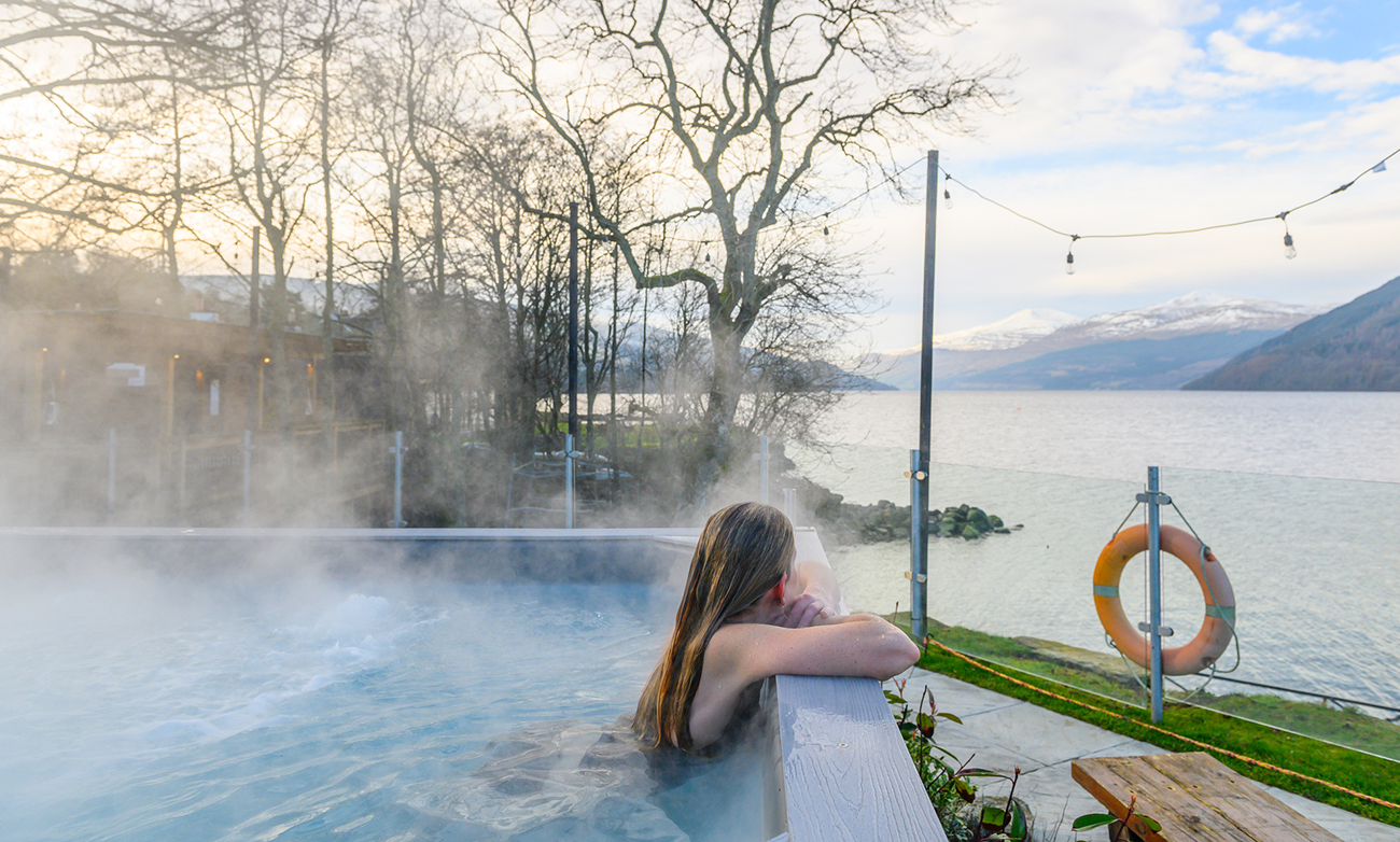 Taymouth Marina Spa Taymouth Marina Spa - Hot Tub with Loch Views