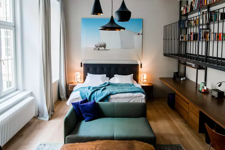 Hotel Altstadt Hotel Altstadt Vienna, suite with bookcase