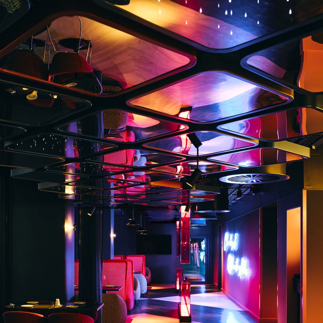 VEGA BAR GLASGOW, Bowling alley Bar Yotel Glasgow VEGA BAR GLASGOW, Bowling alley Bar Yotel Glasgow