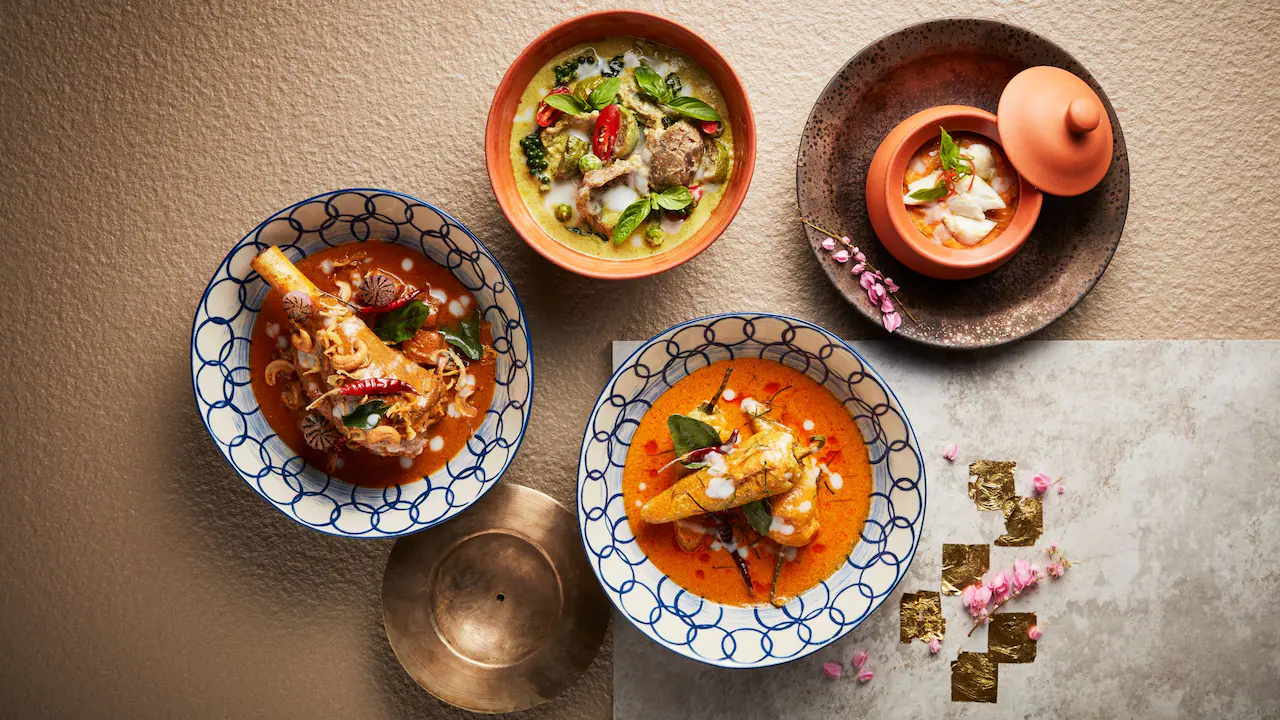 Hyatt-Regency-Bangkok-Sukhumvit-P324-Market-Cafe-by-Khao-Gang-Kiewwaan.16x9 The Epic Sana