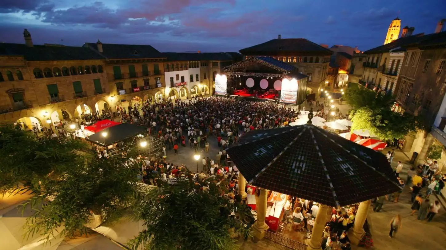 Poble-Espanyol-Alquiler-de-espacios-Conciertos-uai-1450x815 The Julius Prague