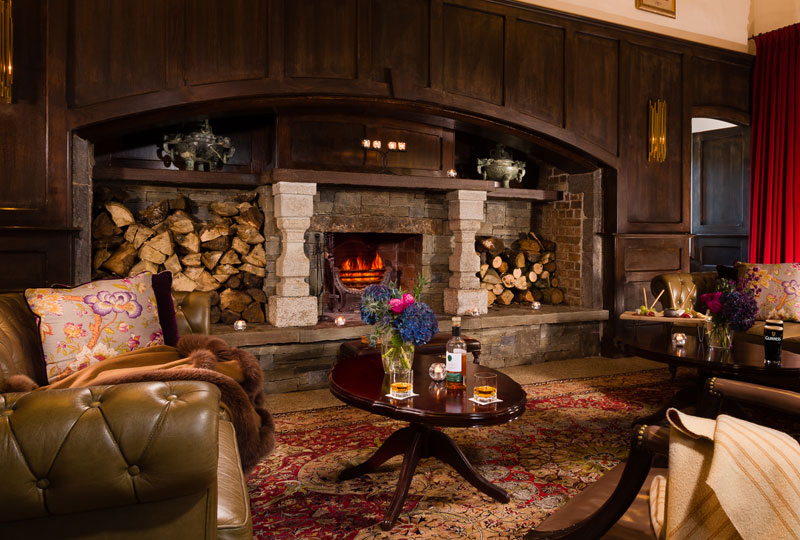fireplace The Tasting Room – Wine and Tapas bar in Cascais