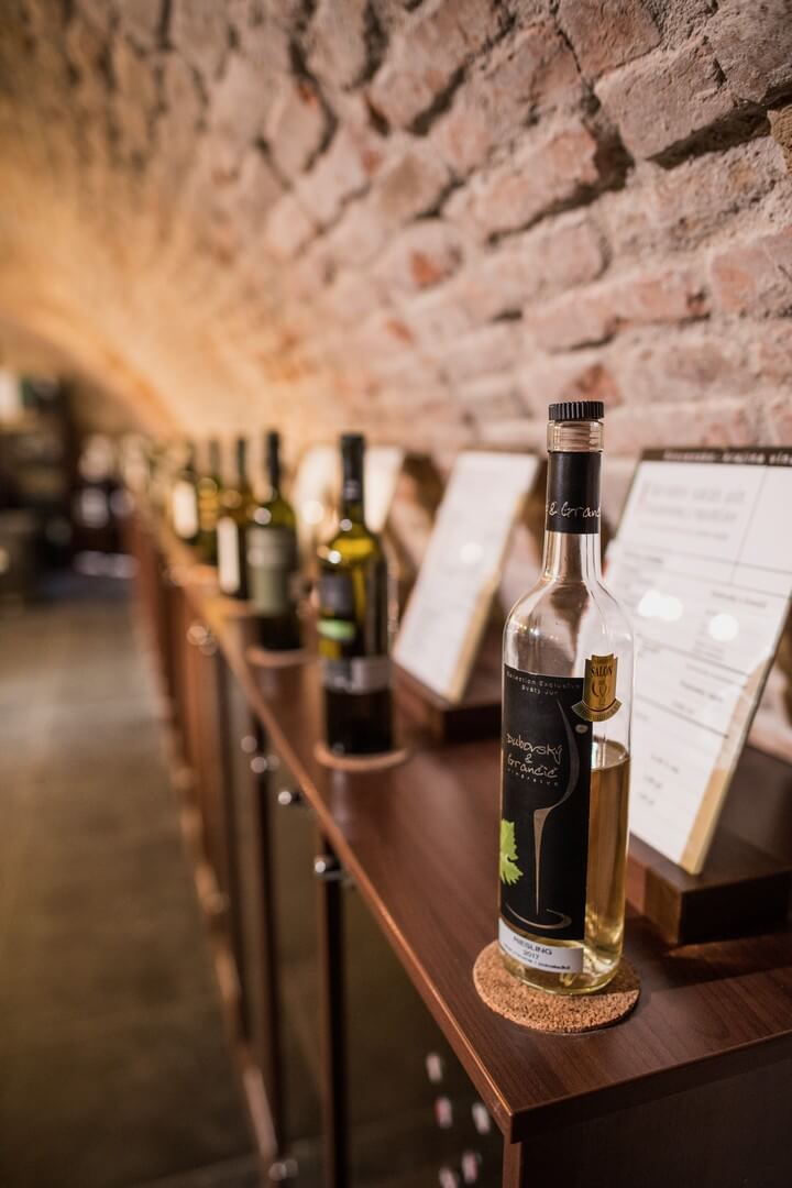 narodny-salon-vin-vinoteka-ochutnavka-vin-4