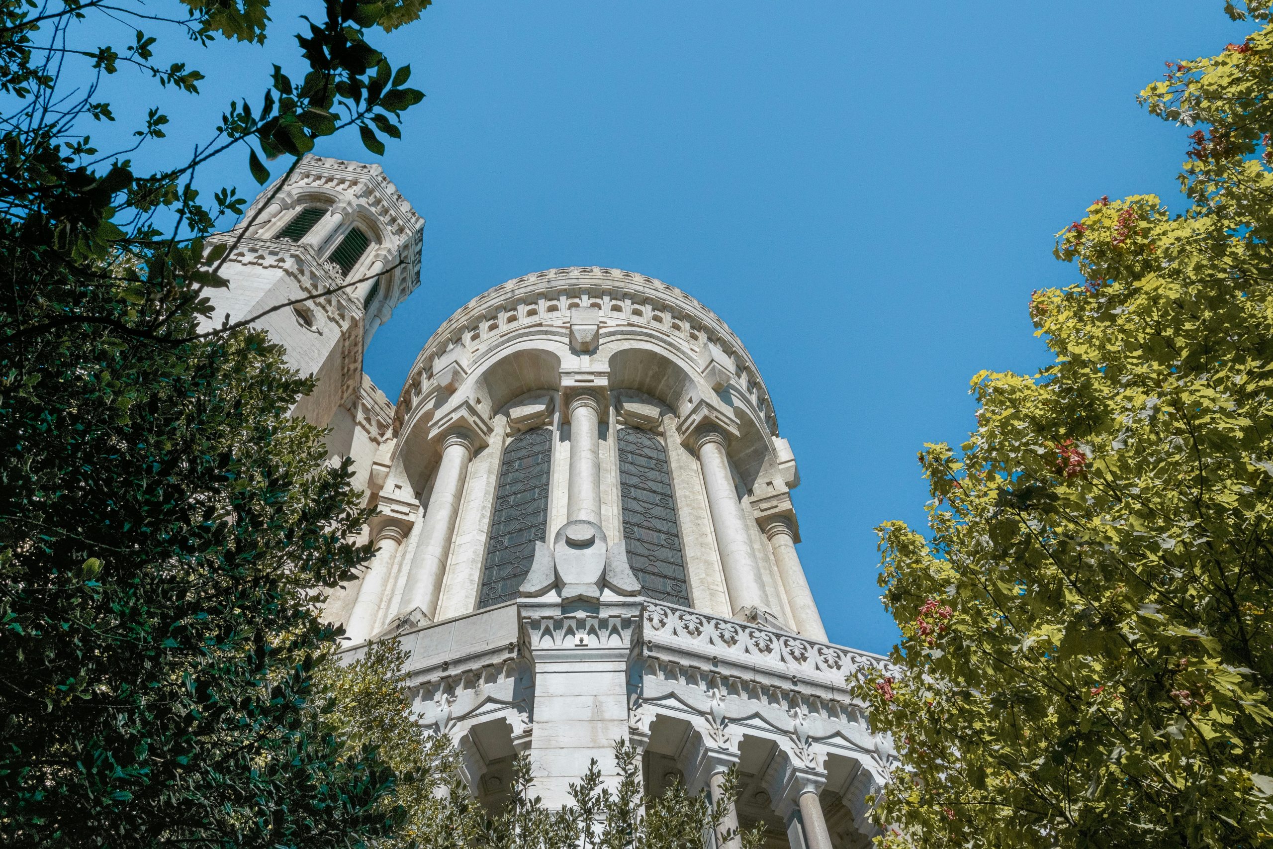 andrea-villiers-kZQyTiHhA9M-unsplash Eco-louge Palaphita, Dome restaurant Cascais